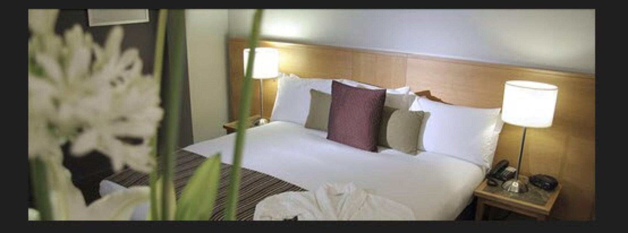 Hotel Satkar Residency Тхане Экстерьер фото
