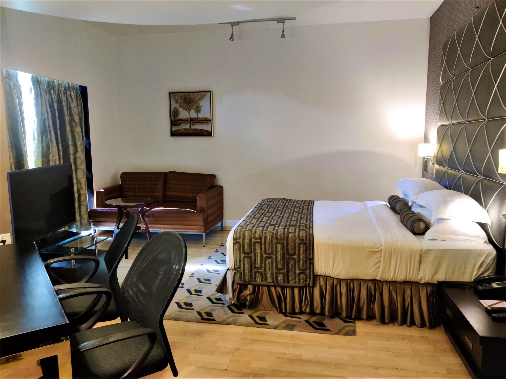 Hotel Satkar Residency Тхане Экстерьер фото
