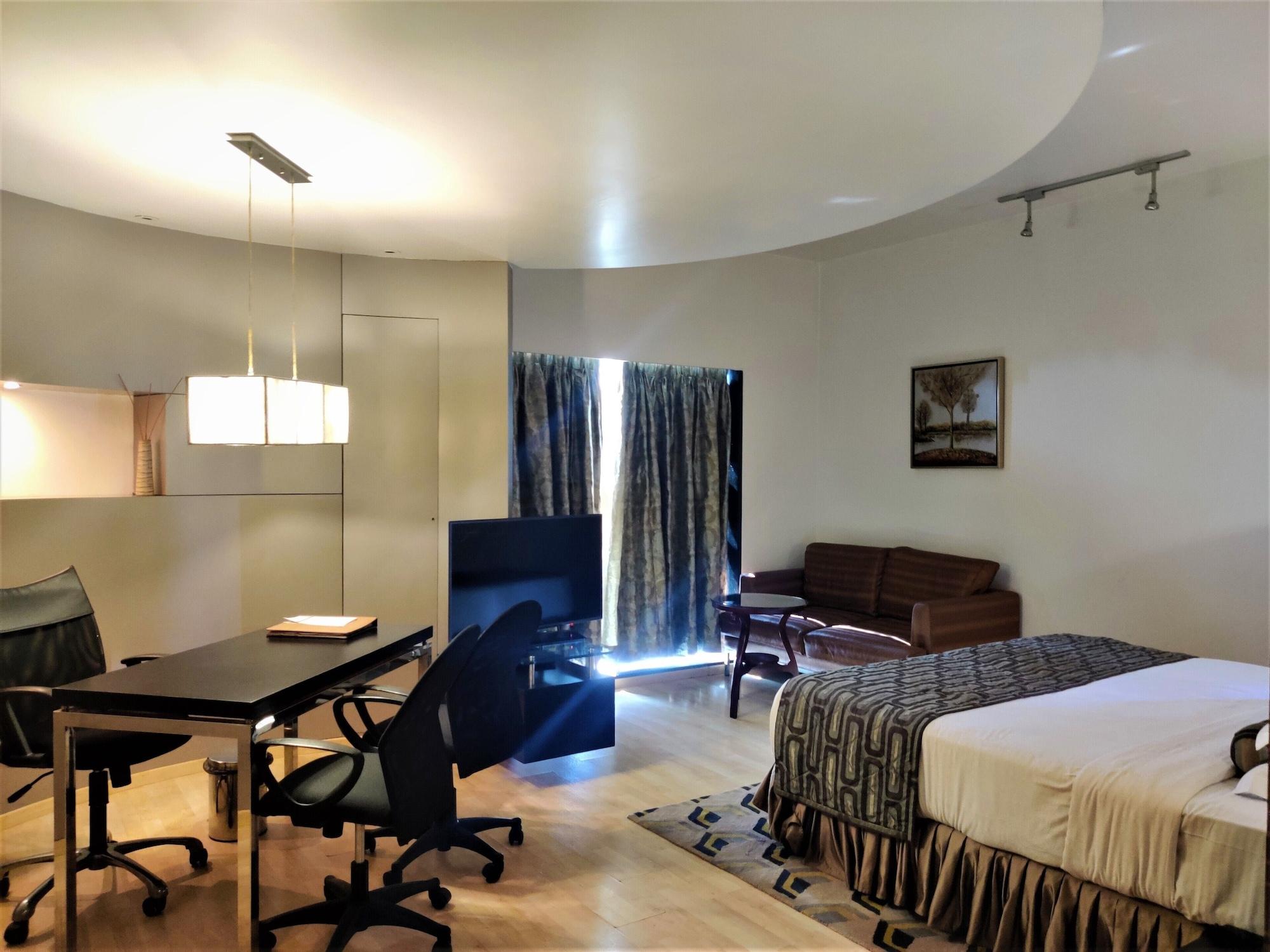 Hotel Satkar Residency Тхане Экстерьер фото