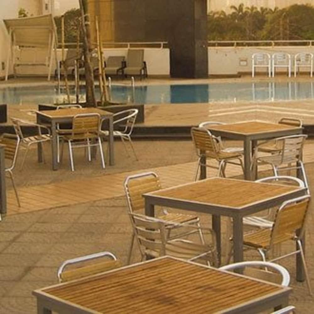 Hotel Satkar Residency Тхане Экстерьер фото