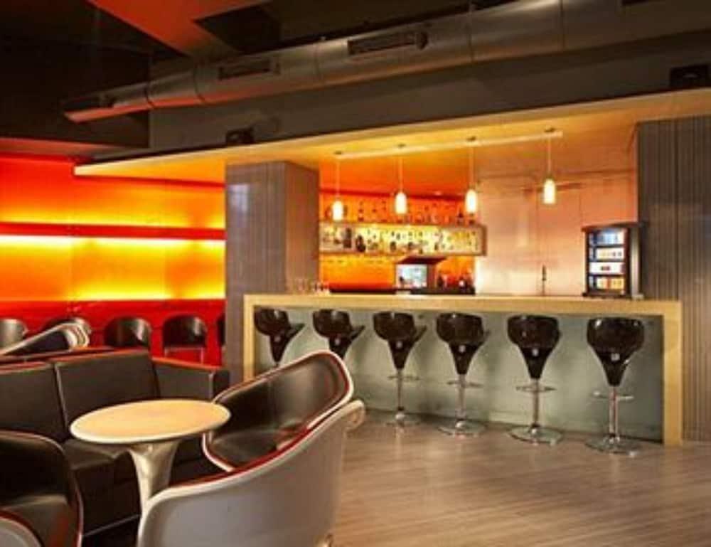 Hotel Satkar Residency Тхане Экстерьер фото