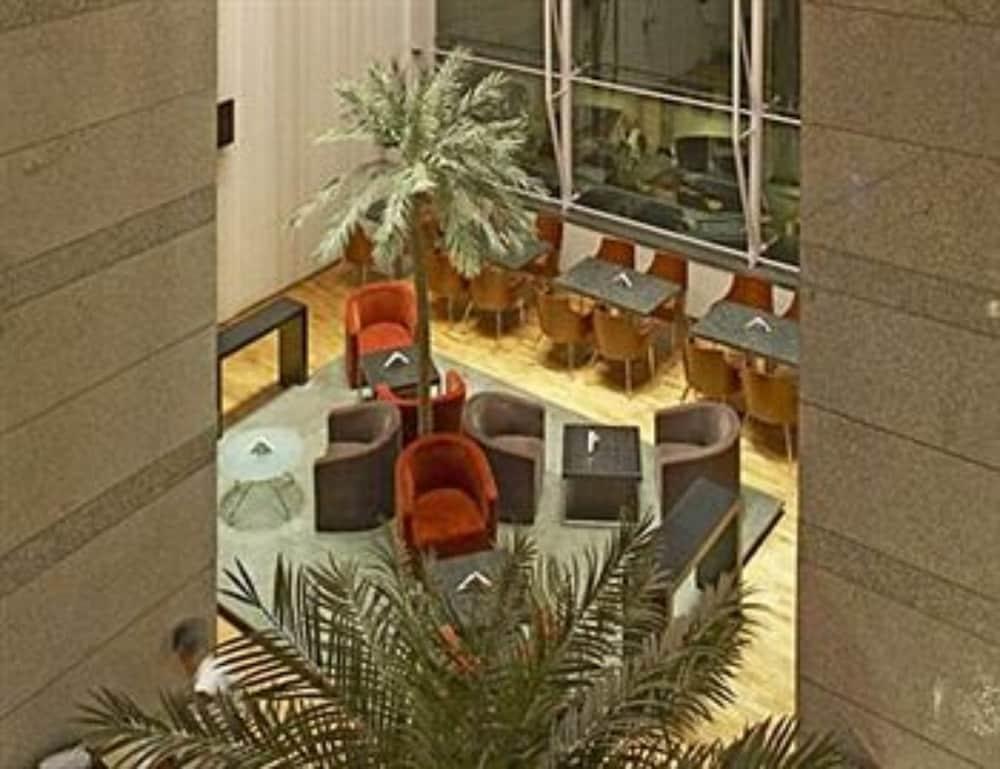 Hotel Satkar Residency Тхане Экстерьер фото